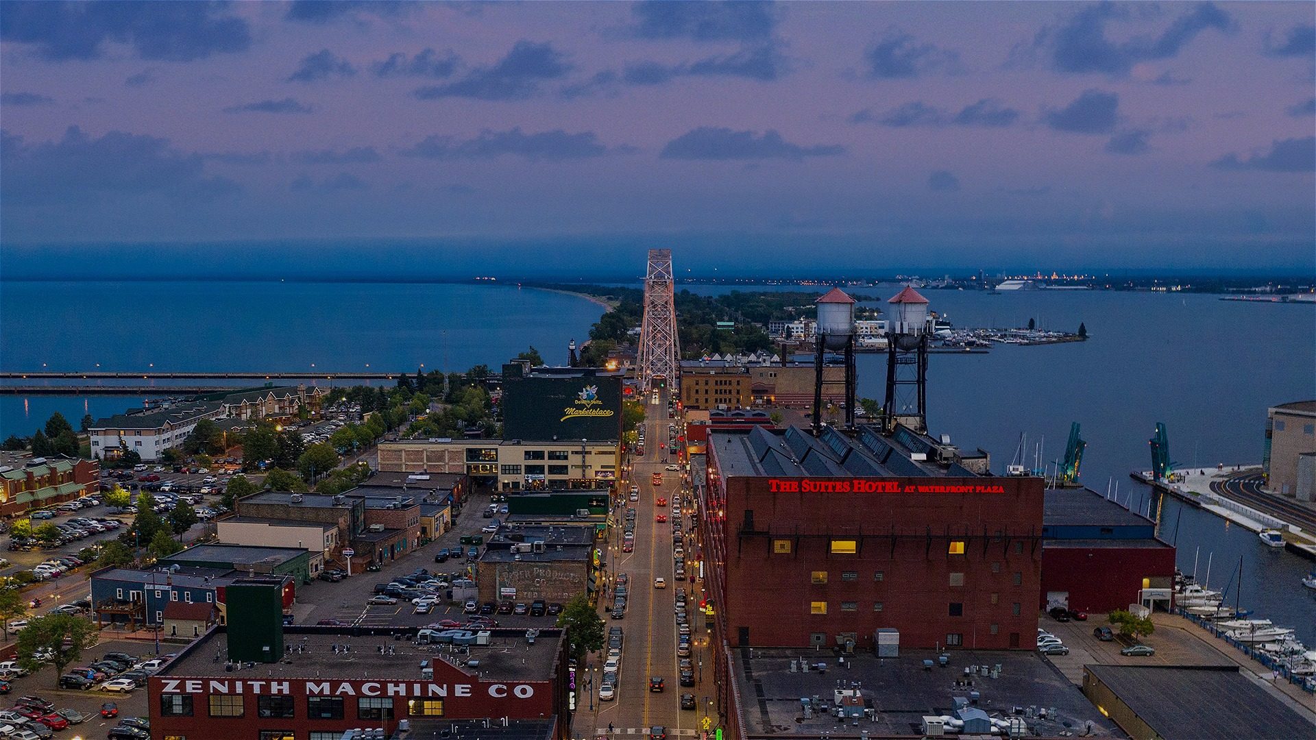 Duluth MN Hotels | The Suites Hotel at Waterfront Plaza Duluth MN