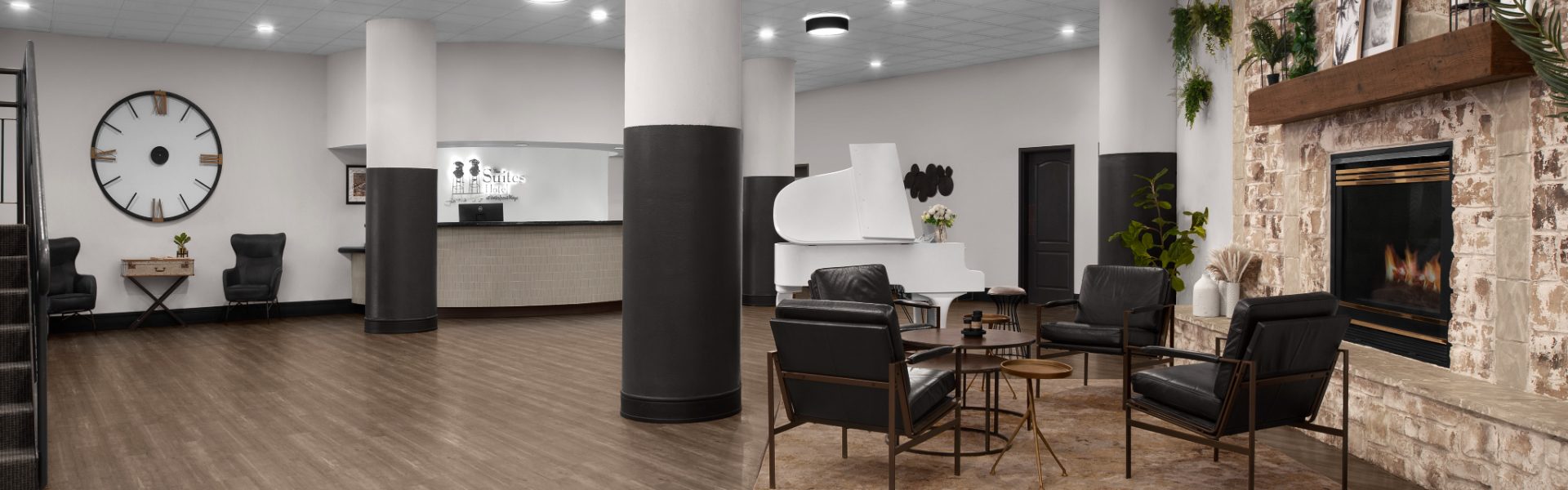 Duluth Minnesota hotel lobby